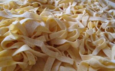 Le fettuccine alla romana: tradizione capitolina in Emilia 🍝